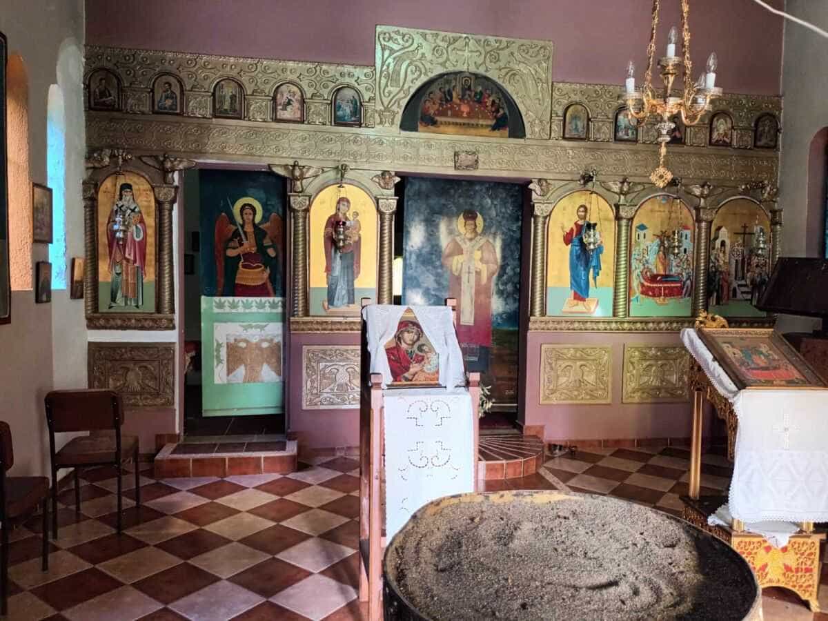 Παναγία «Πατωμένη» στην Καλλιπεύκη Λάρισας