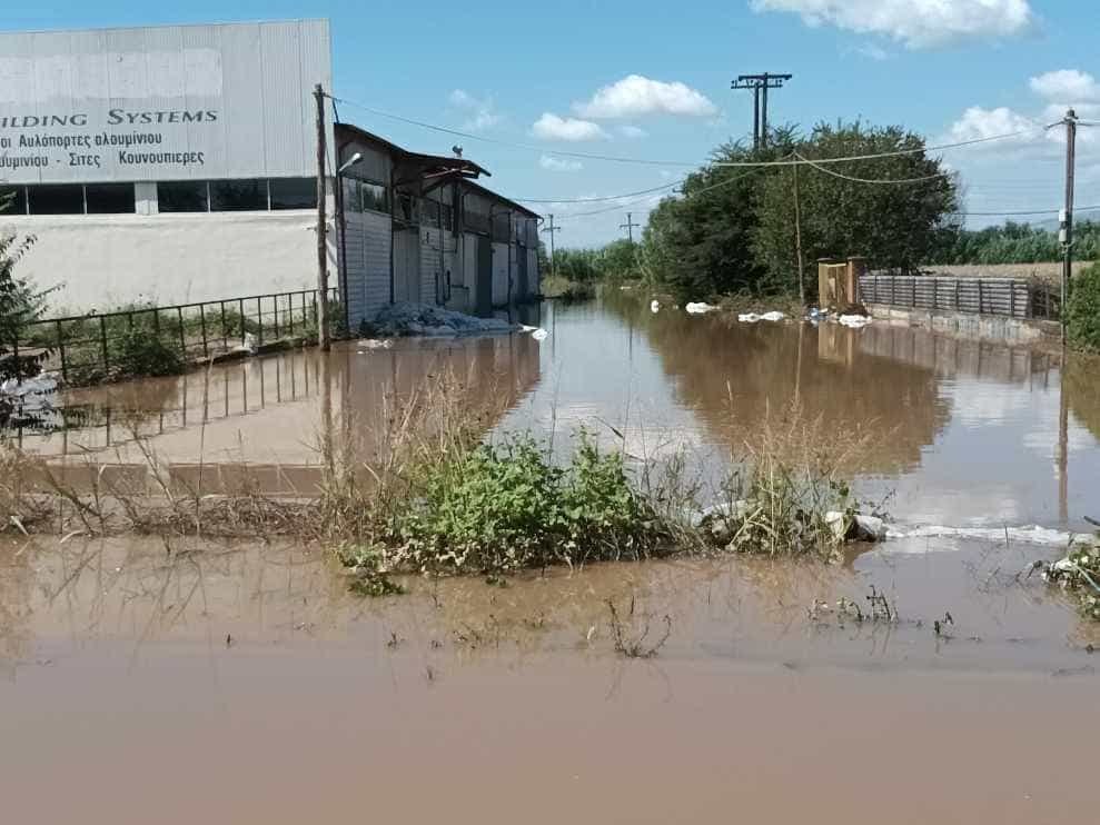 Κλειστή για 4η μέρα η ΠΕΟ Λάρισας - Θεσσαλονίκης