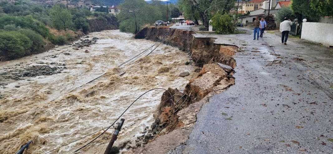 Γόννοι: Απίστευτο… Καταστράφηκε ο μισός δρόμος, κίνδυνος για τα γειτονικά σπίτια