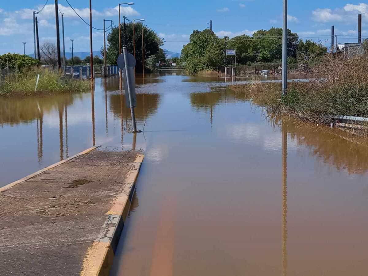 Κλειστή για 4η μέρα η ΠΕΟ Λάρισας - Θεσσαλονίκης
