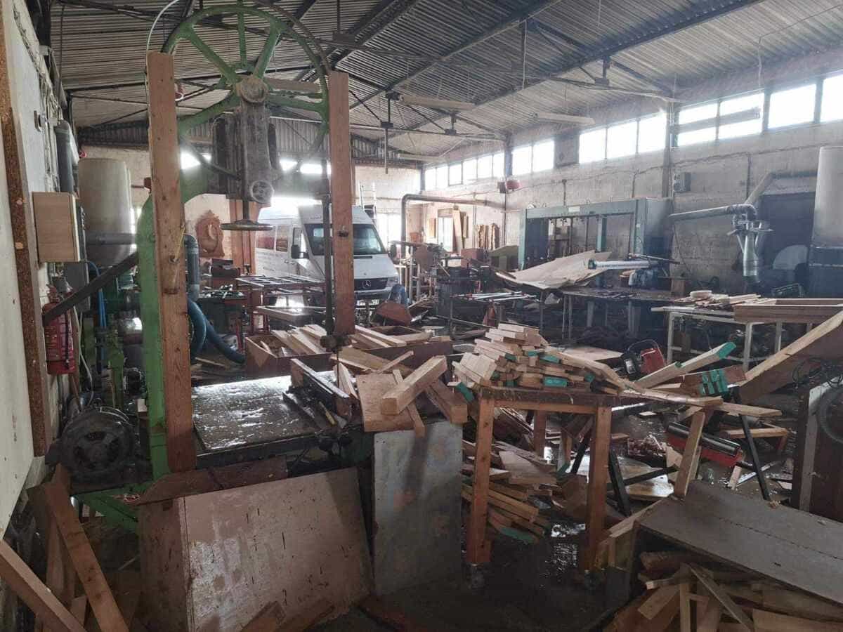Μεγάλες καταστροφές σε επιχειρήσεις της πόλης από την κακοκαιρία