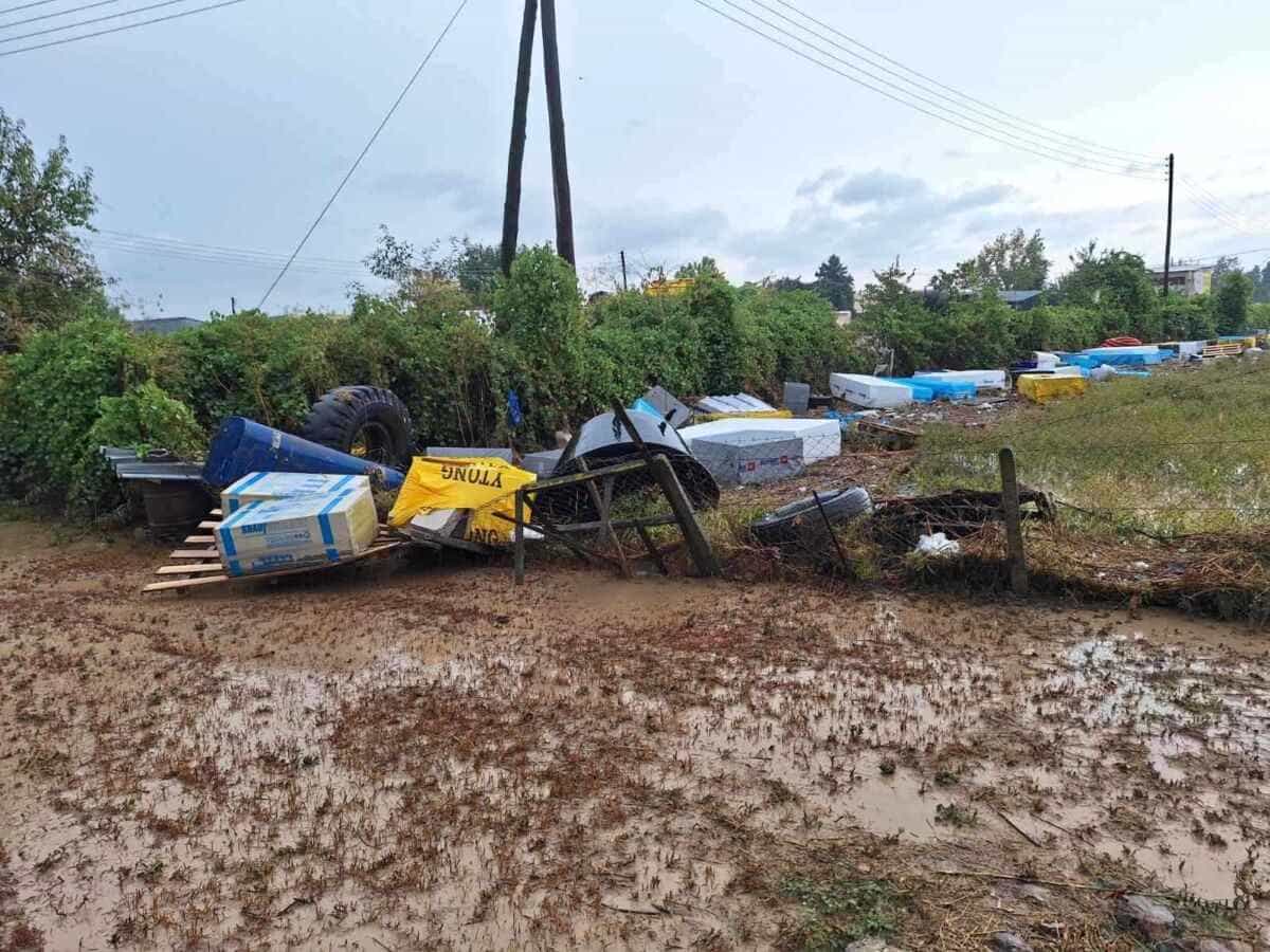 Μεγάλες καταστροφές σε επιχειρήσεις της πόλης από την κακοκαιρία