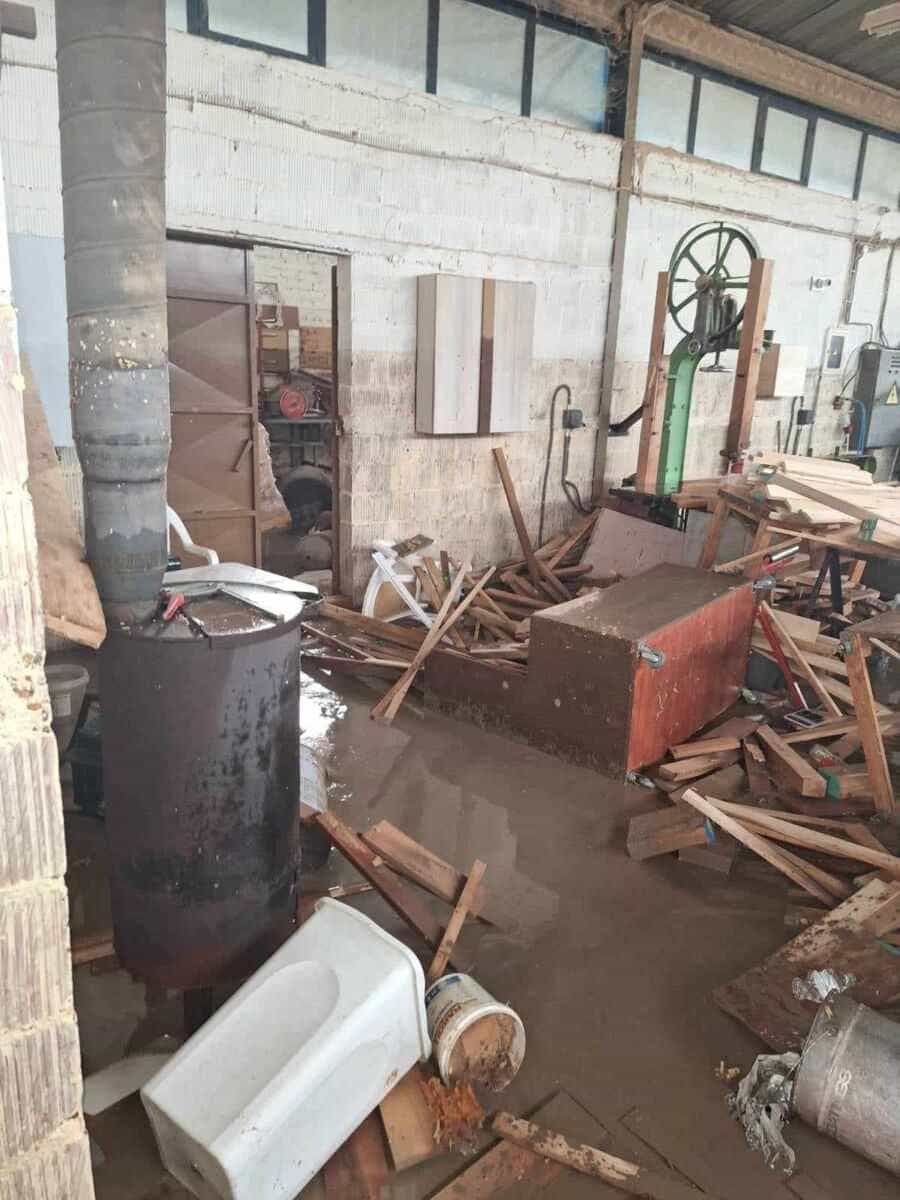 Μεγάλες καταστροφές σε επιχειρήσεις της πόλης από την κακοκαιρία