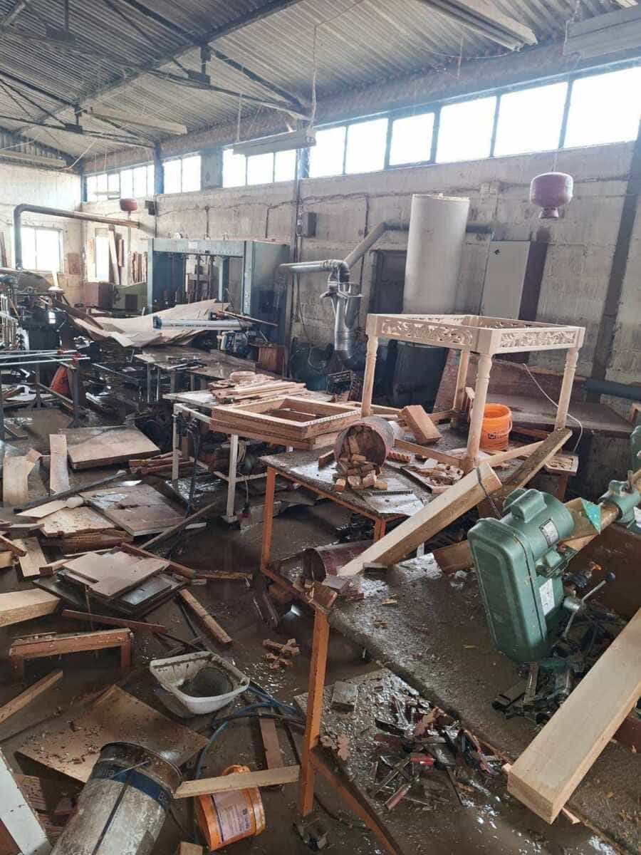 Μεγάλες καταστροφές σε επιχειρήσεις της πόλης από την κακοκαιρία