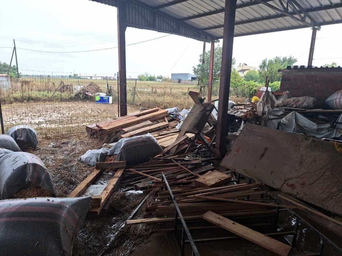 Μεγάλες καταστροφές σε επιχειρήσεις της πόλης από την κακοκαιρία