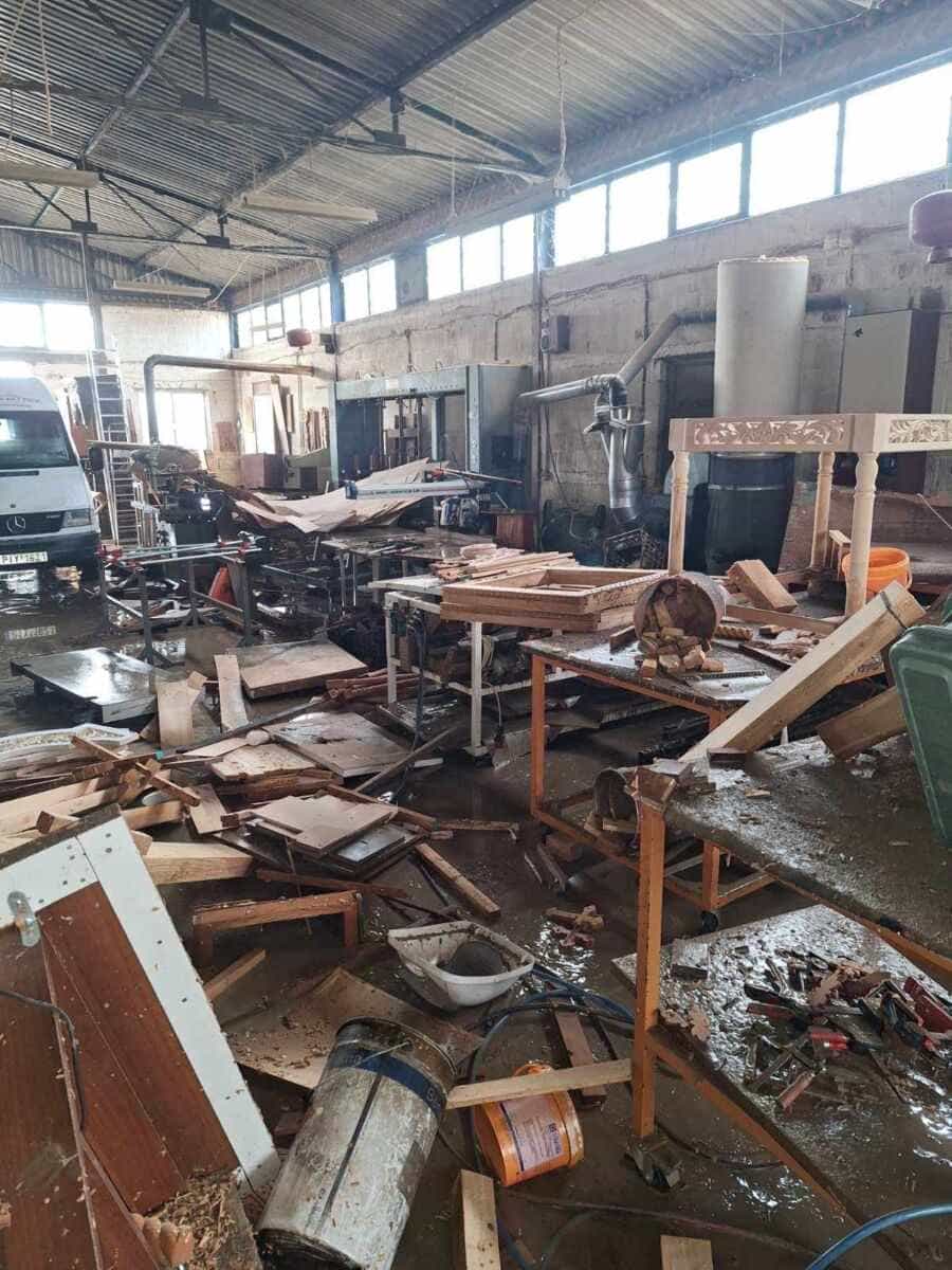 Μεγάλες καταστροφές σε επιχειρήσεις της πόλης από την κακοκαιρία