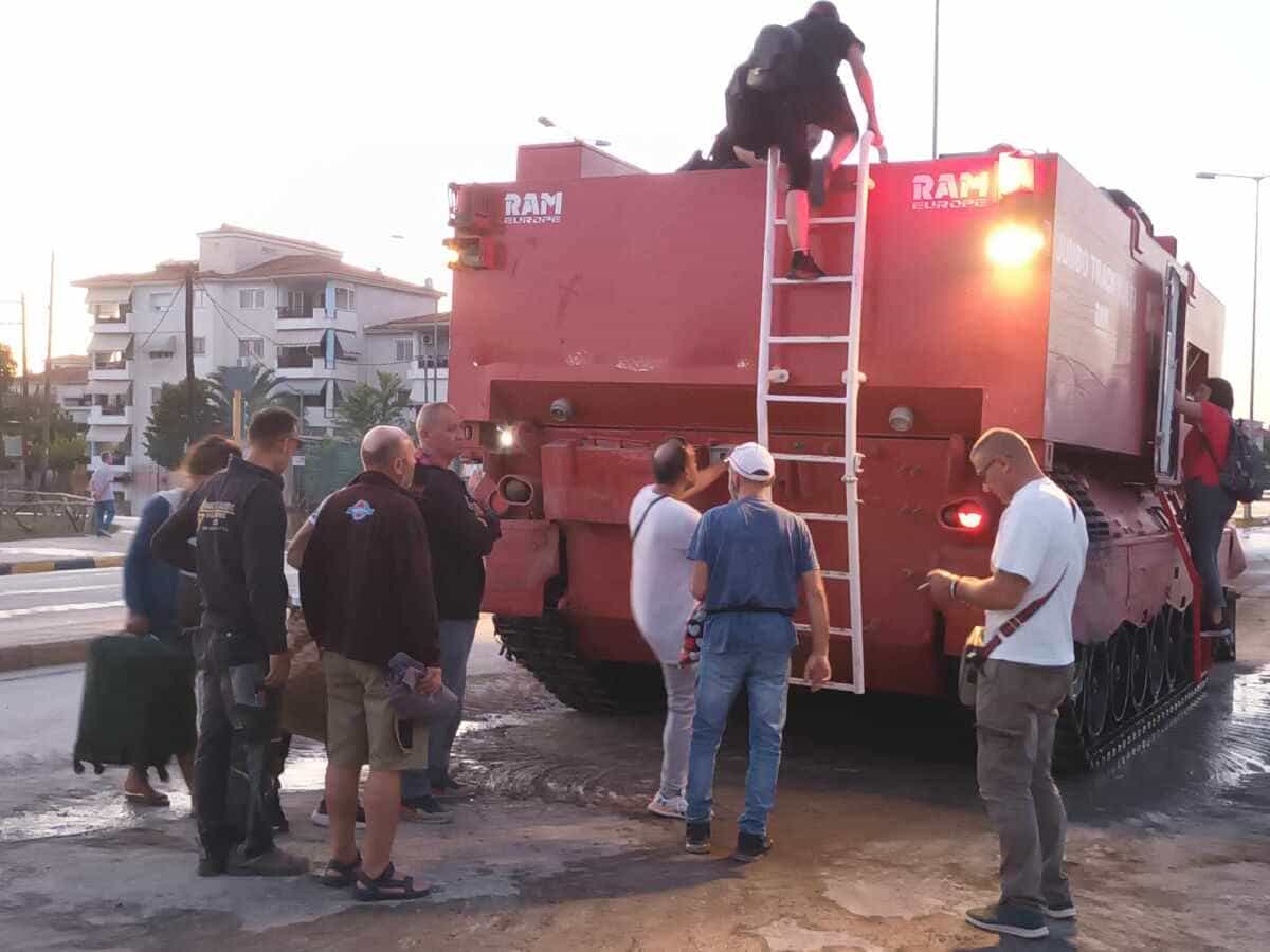 Εργατικές Γιάννουλης: Στην οροφή ενός JUMBO TRACK για ένα δρομολόγιο Λάρισα - Γιάννουλη