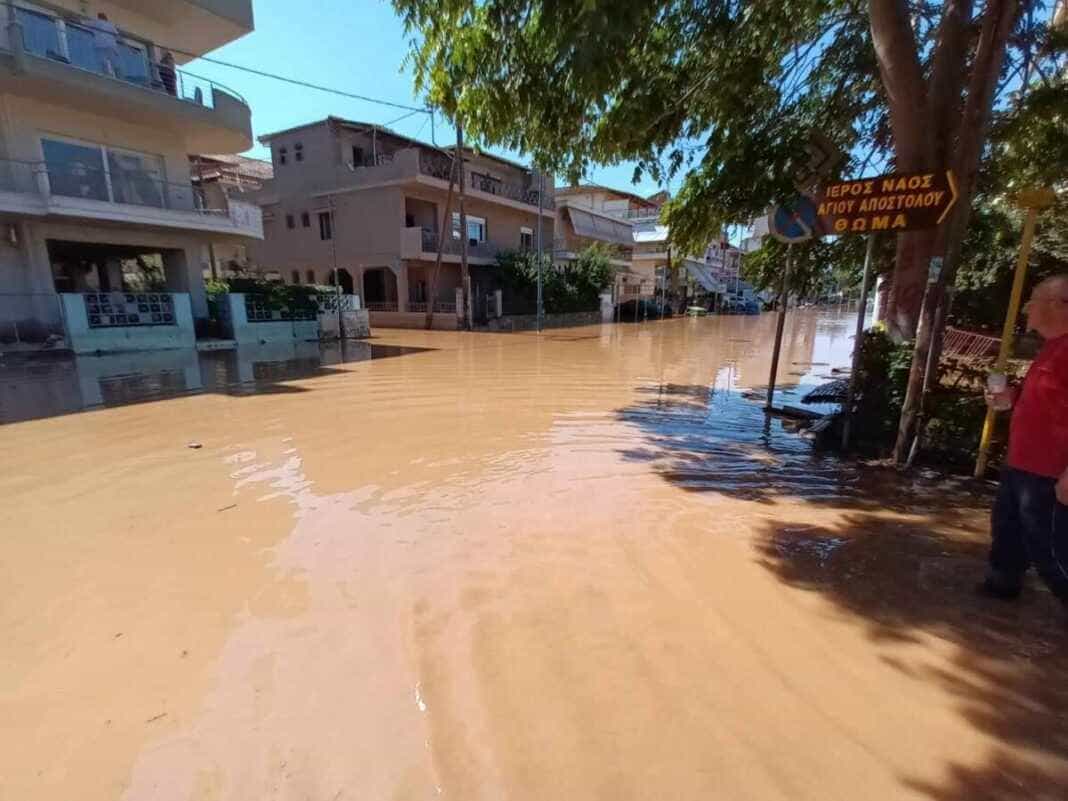 Υποχωρούν τα νερά στην συνοικία του Άγιου Θωμά - αποκαλύπτεται το μέγεθος της καταστροφής