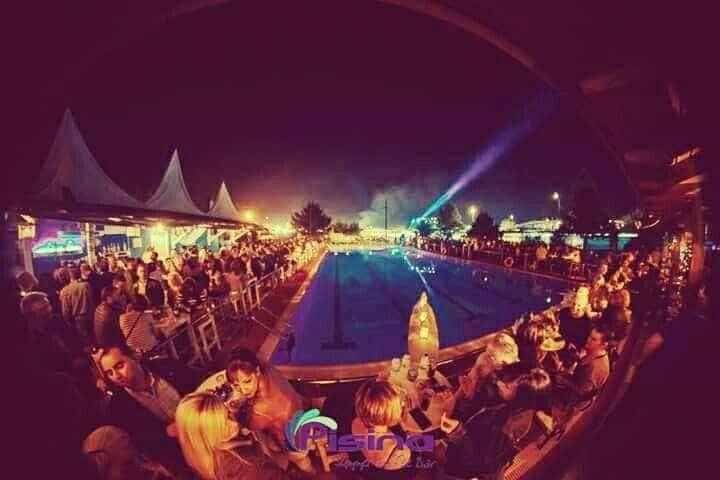 Disco πάρτυ στη δημοτική πισίνα της Νεάπολης
