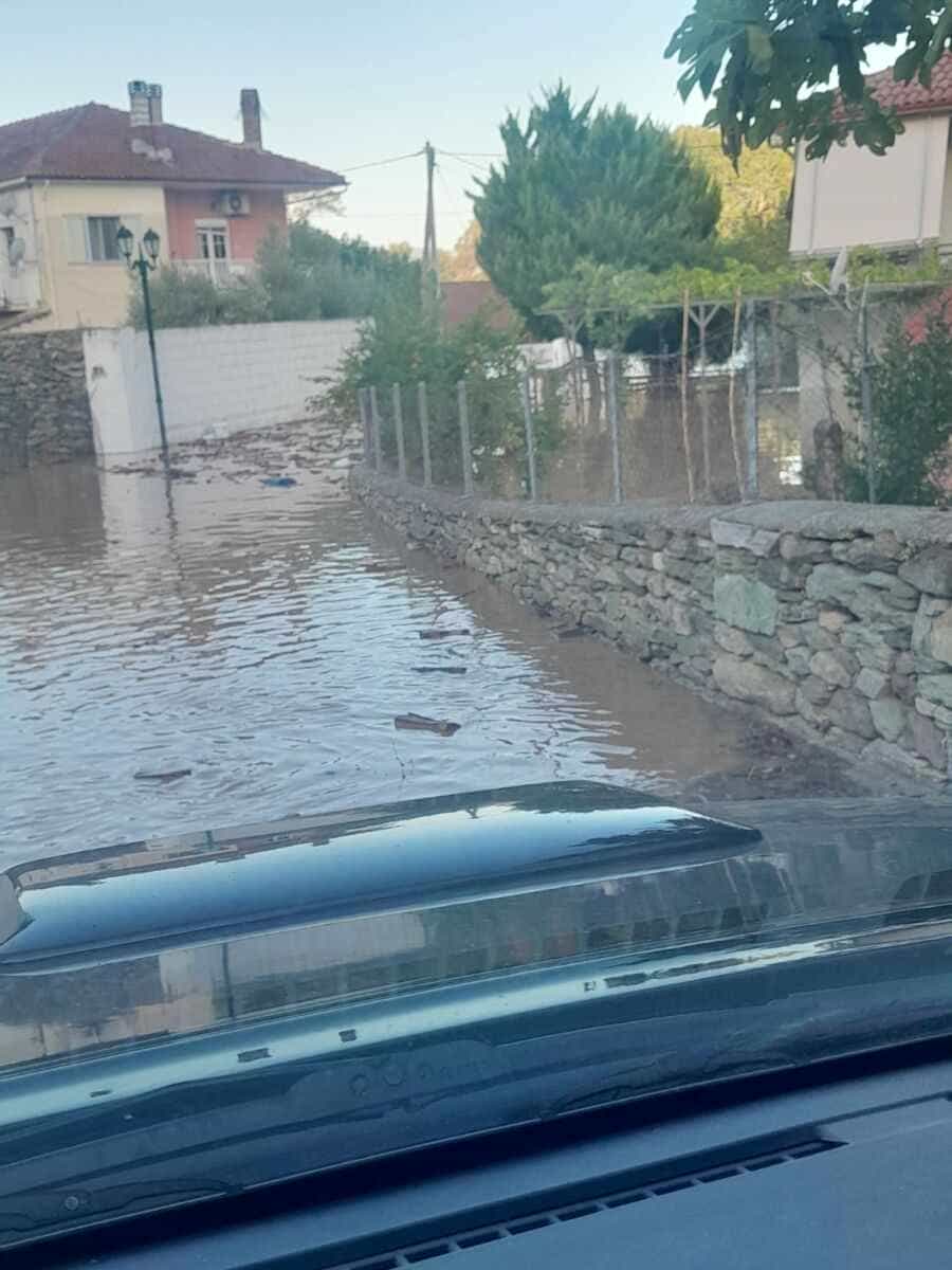 Πλημμυρισμένα η γέφυρα Παραποτάμου και το χωριό Τέμπη (σημερινές φωτό)