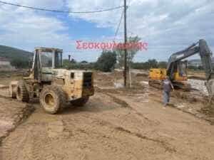 Συνεχίζονται από την Περιφέρεια Θεσσαλίας οι επιχειρήσεις για την αποκατάσταση της κυκλοφορίας στο οδικό δίκτυο