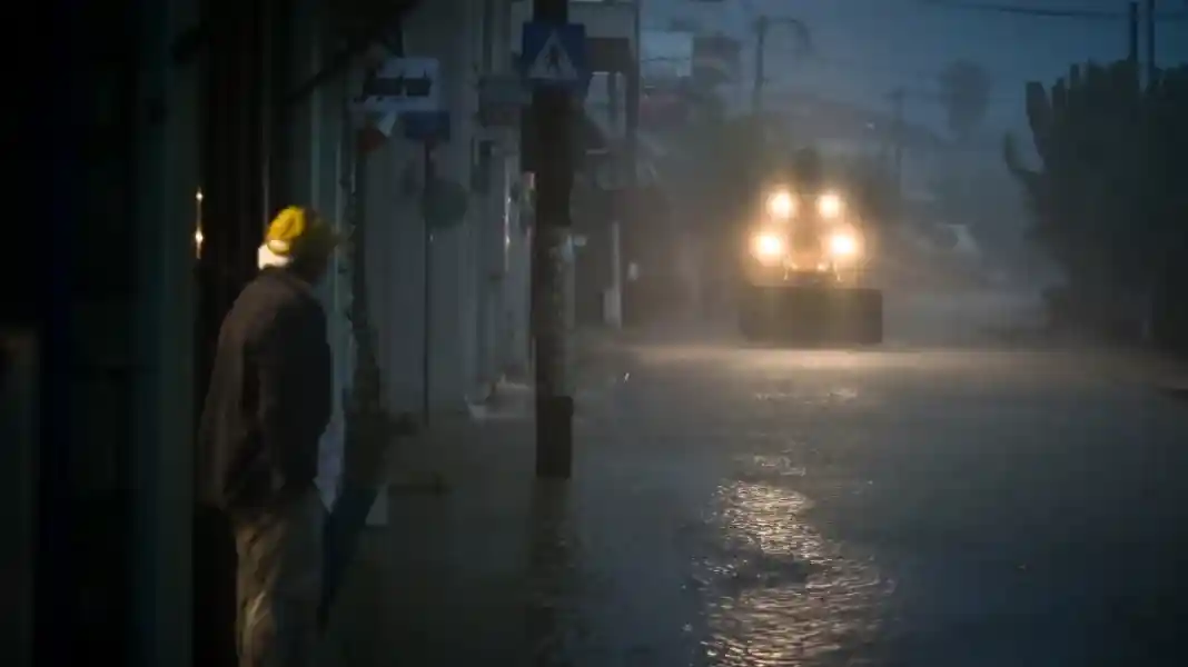 Κακοκαιρία: Καταιγίδες, θυελλώδεις άνεμοι και χιόνια σήμερα