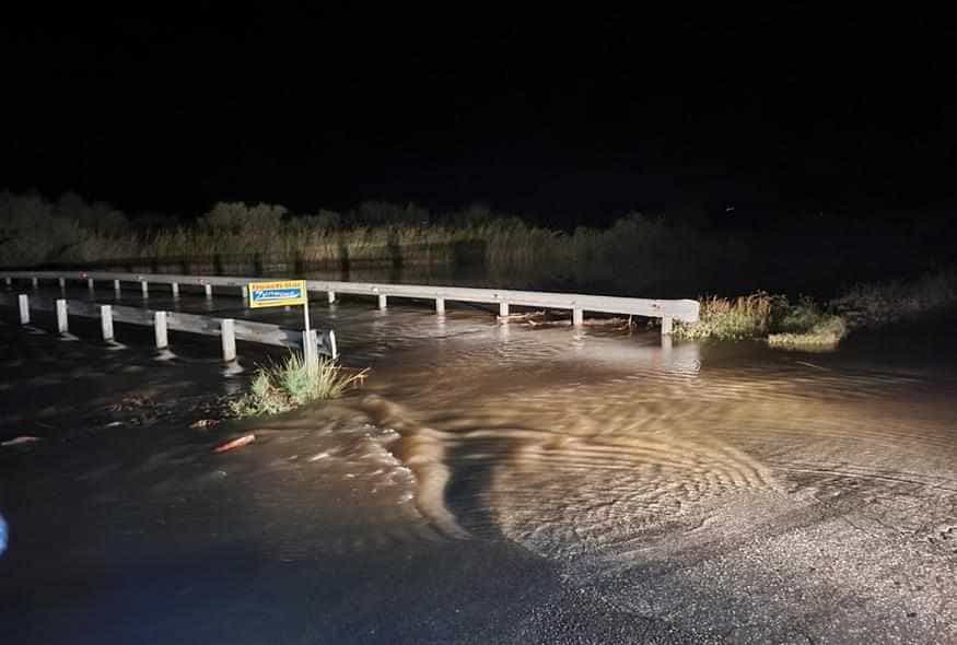 Έσπασε το Δέλτα του Πηνειού και απειλούνται χωριά