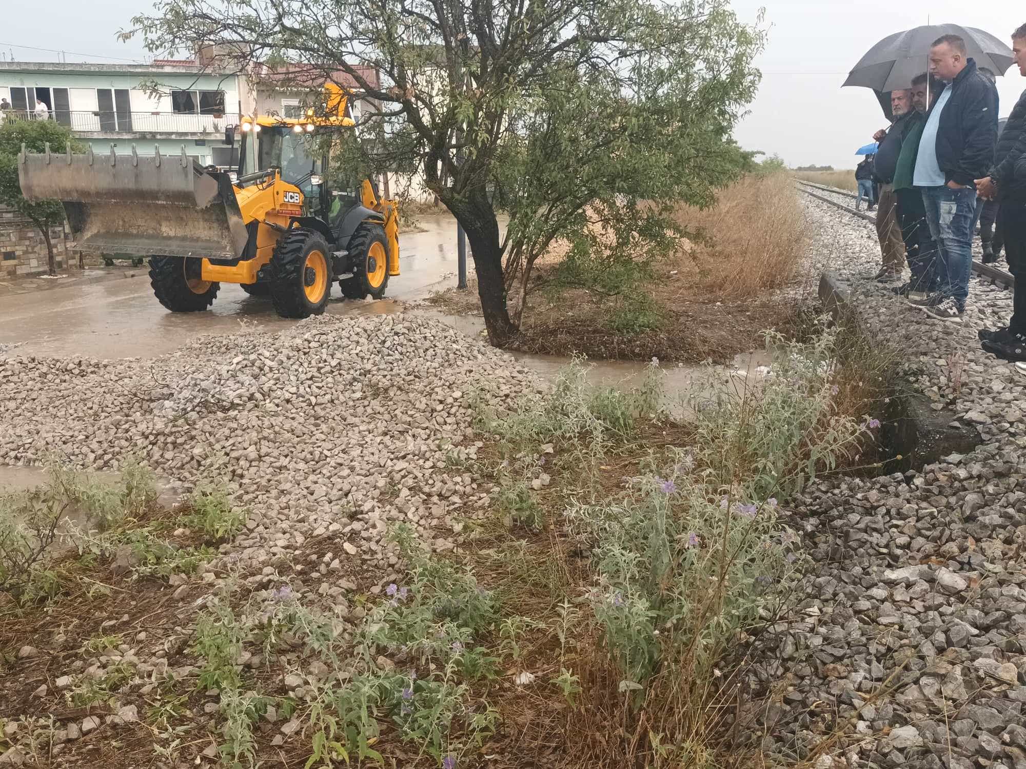 Δεκάδες τα προβλήματα στην οδό Βόλου από την επέλαση της κακοκαιρίας