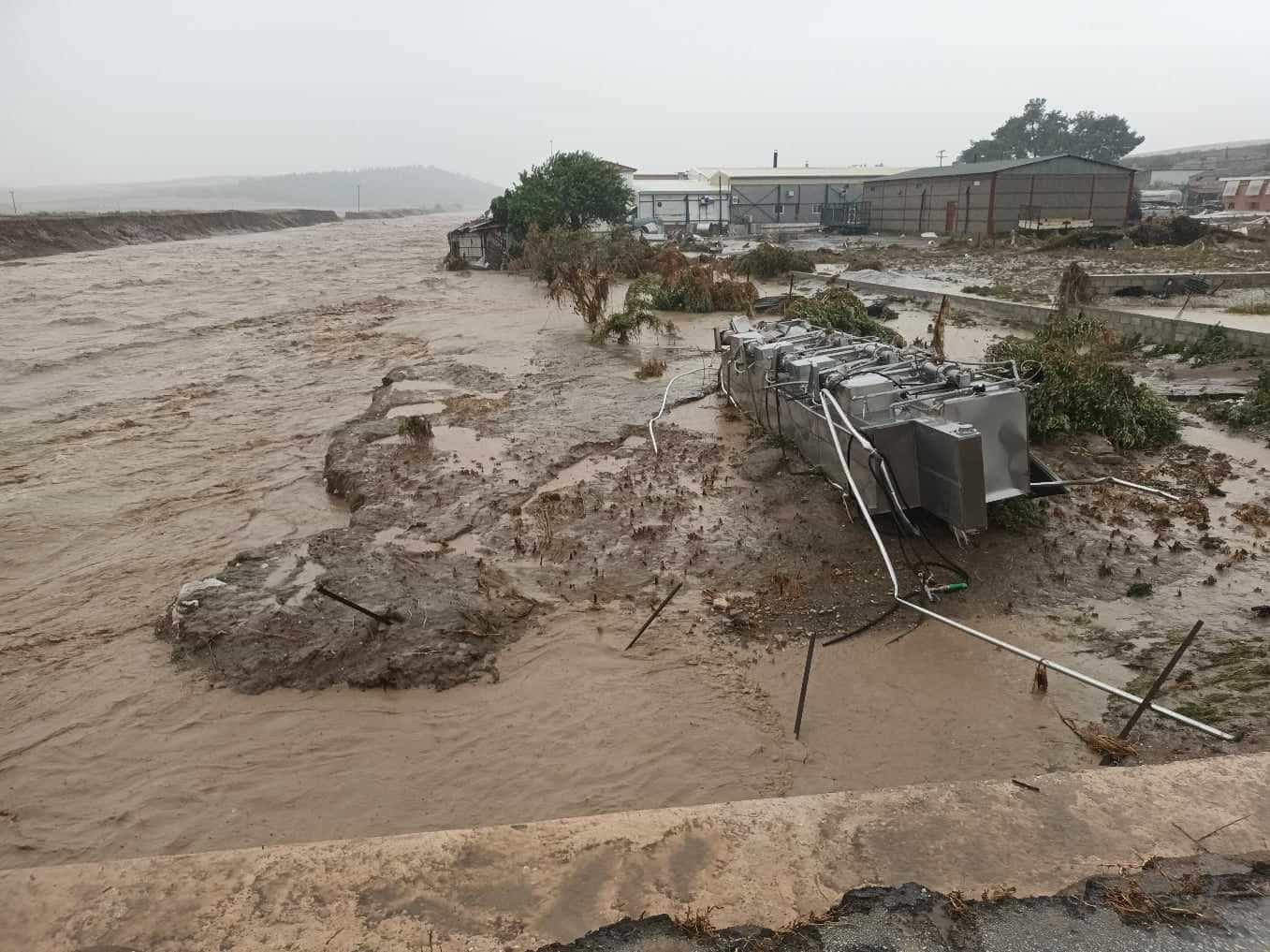 Λάρισα: Εικόνες βιβλικής καταστροφής στο χωριό Νέα Λεύκη