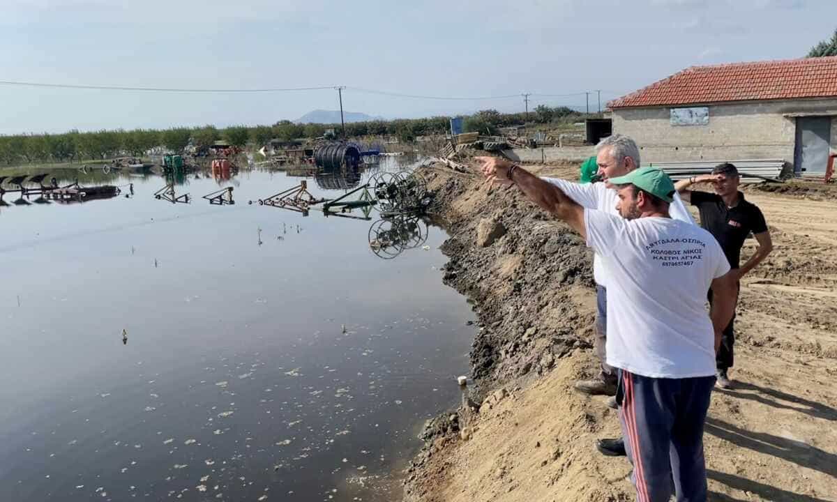 Ο Μάξιμος Χαρακόπουλος στα παρακάρλια χωριά - Έως και δύο χρόνια για να στραγγίξει το νερό!