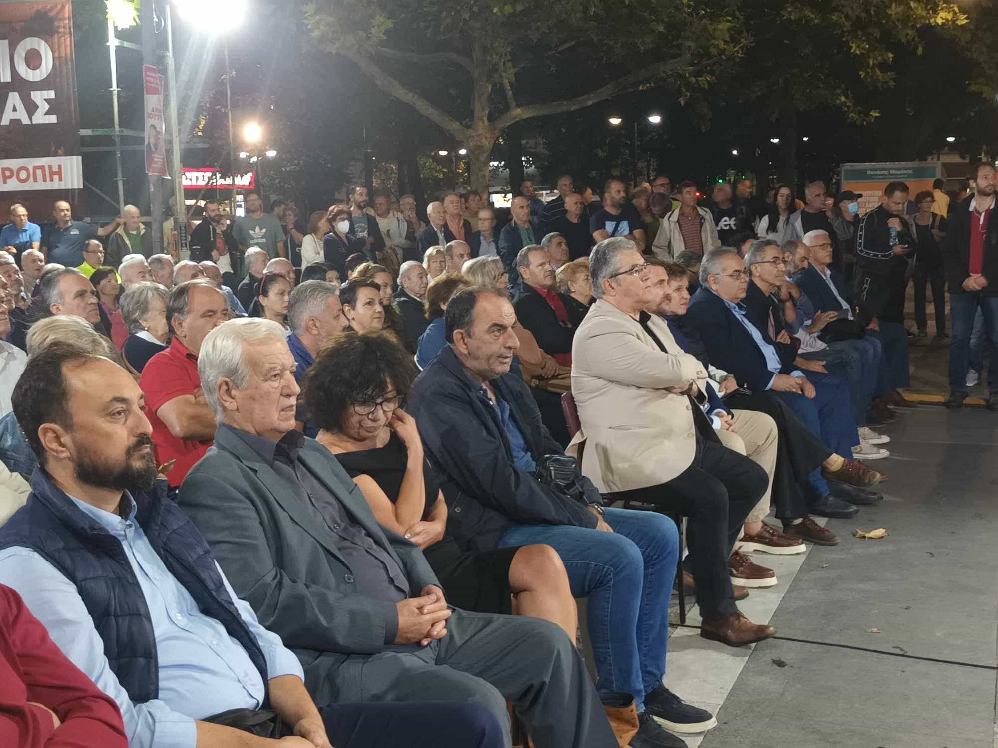 Μαζική η συγκέντρωση της Λαϊκής Συσπείρωσης στη Λάρισα