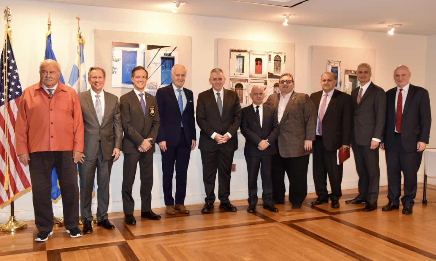 ΜΑΞΙΜΟΣ ΧΑΡΑΚΟΠΟΥΛΟΣ ΜΕ ΒΟΥΛΕΥΤΗ ΗΠΑ ΤΖΟΝ ΣΑΡΜΠΑΝΗ ΚΑΙ
ΕΚΠΡΟΣΩΠΟΥΣ ΟΜΟΓΕΝΕΙΑΣ