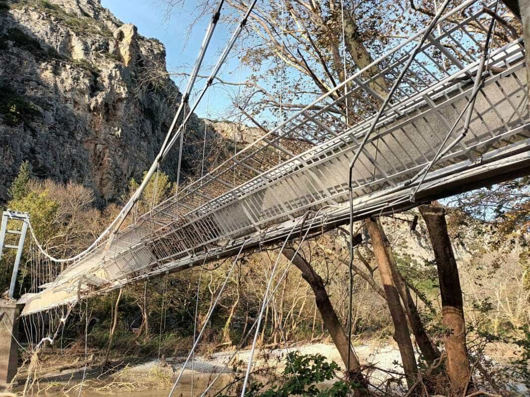 Κλειστή παραμένει η γέφυρα της Αγίας Παρασκευής