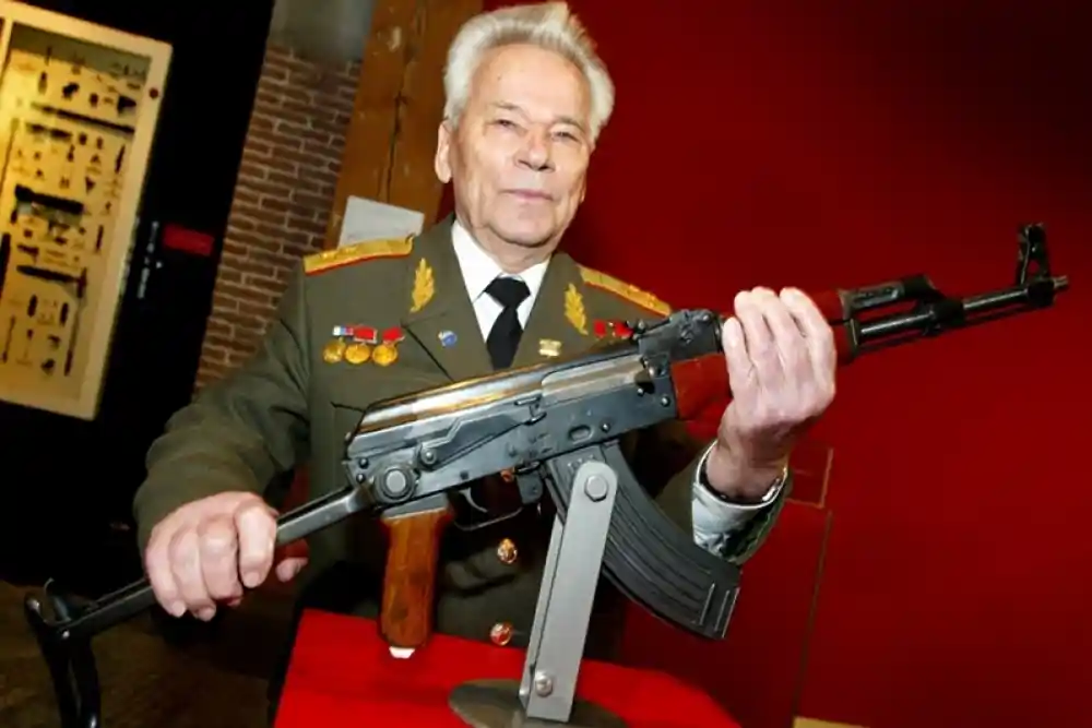 Μιχαήλ Καλάσνικοφ