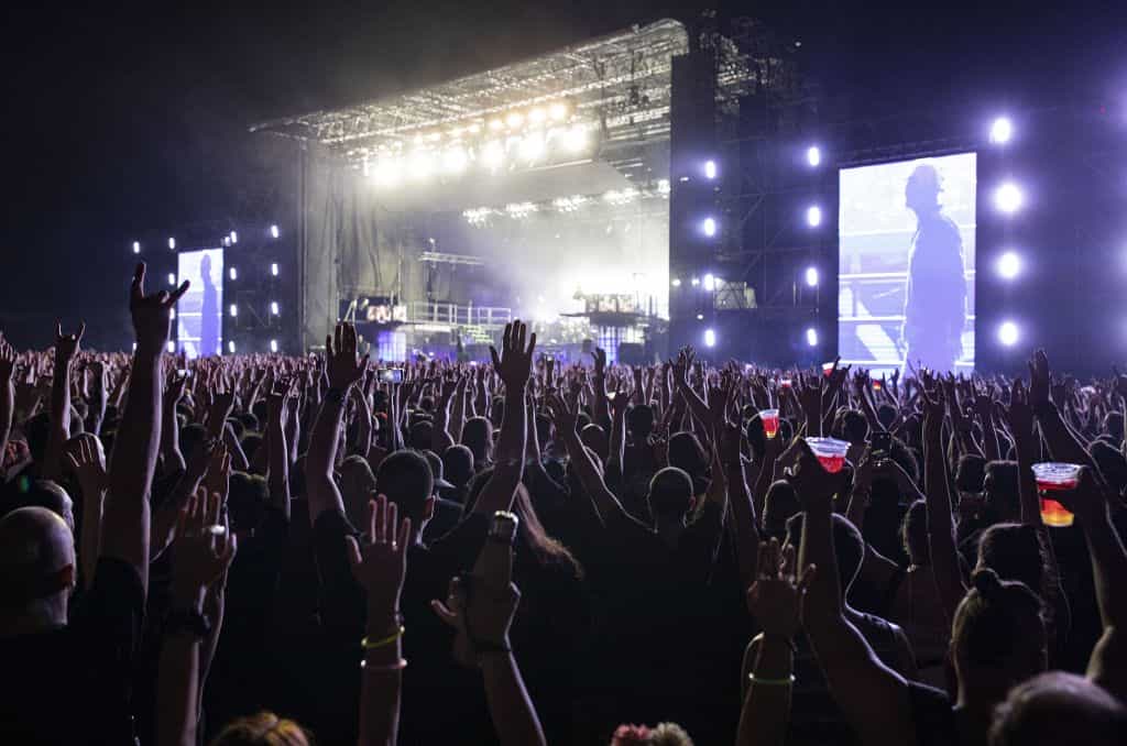 Οι Έλληνες επέστρεψαν στα θέατρα και τις συναυλίες