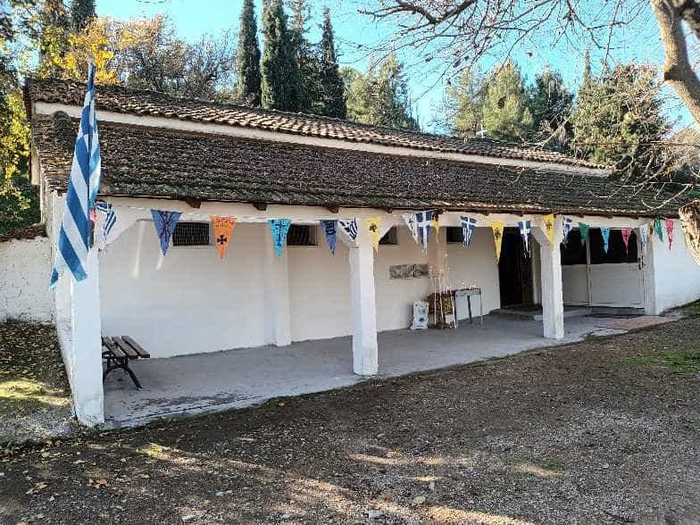 Γιόρτασε το πανέμορφο Ιερό παρεκκλήσιο του Αγίου Σπυρίδωνα στις Νέες Καρυές Λάρισας