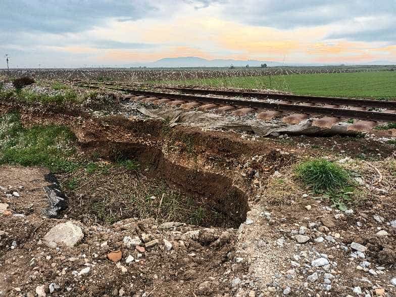 Σε άθλια κατάσταση παραμένει το σιδηροδρομικό δίκτυο Λάρισας - Βόλου
