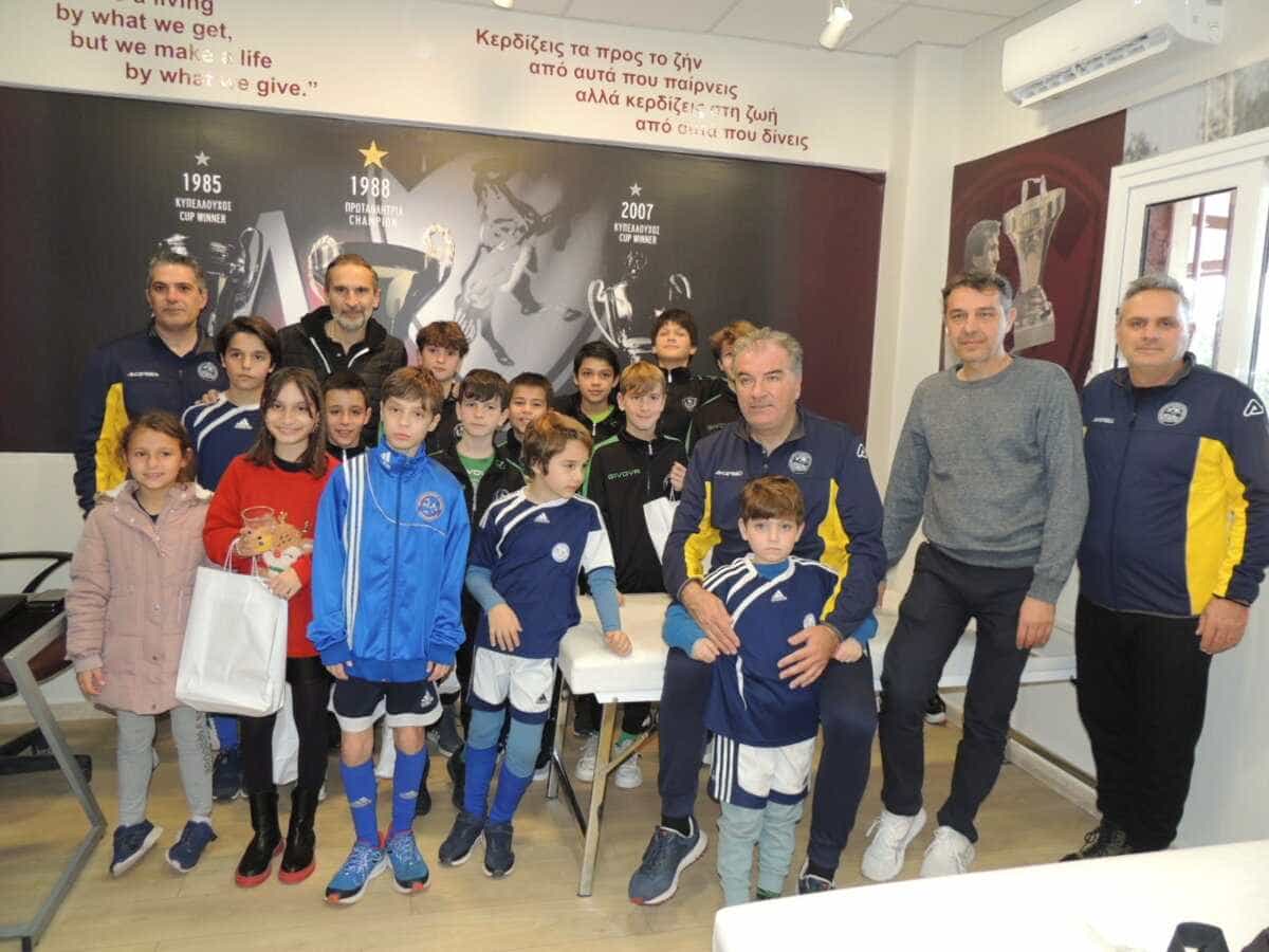 Κάλαντα κι ευχές! Γέμισαν τα Δένδρα παιδικές φωνές!