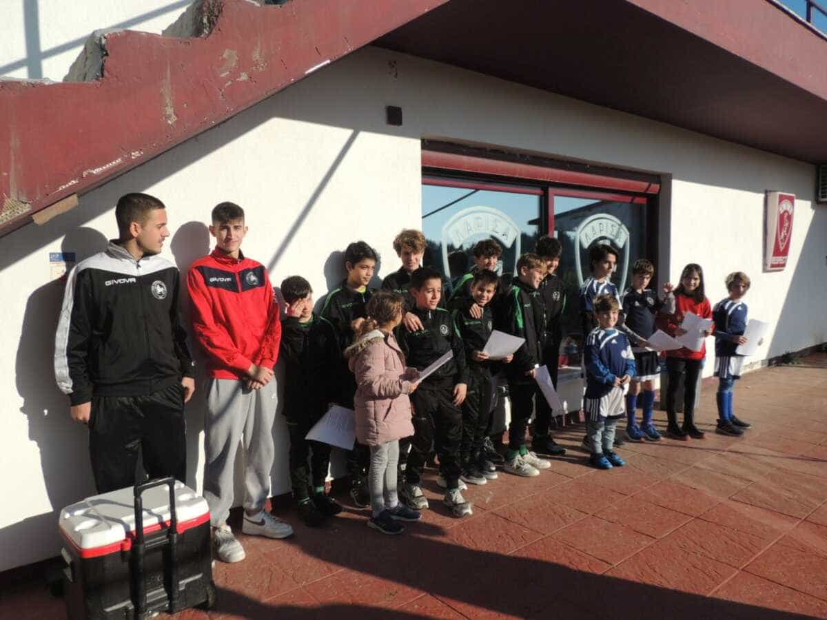 Κάλαντα κι ευχές! Γέμισαν τα Δένδρα παιδικές φωνές!