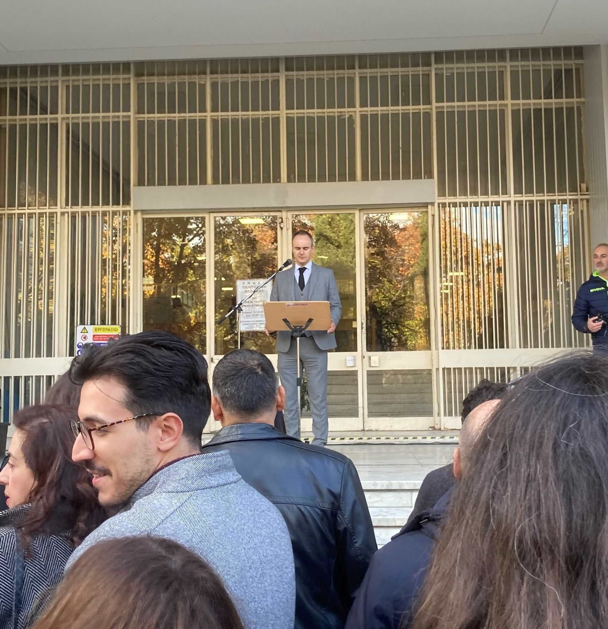 ΑΝΤΙΔΡΟΥΝ ΜΕ ΣΘΕΝΟΣ ΟΙ ΔΙΚΗΓΟΡΟΙ ΤΗΣ ΛΑΡΙΣΑΣ, ΣΤΟ ΝΟΜΟΣΧΕΔΙΟ ΧΑΤΖΗΔΑΚΗ ΓΙΑ ΤΗΝ ΦΟΡΟΛΟΓΗΣΗ 