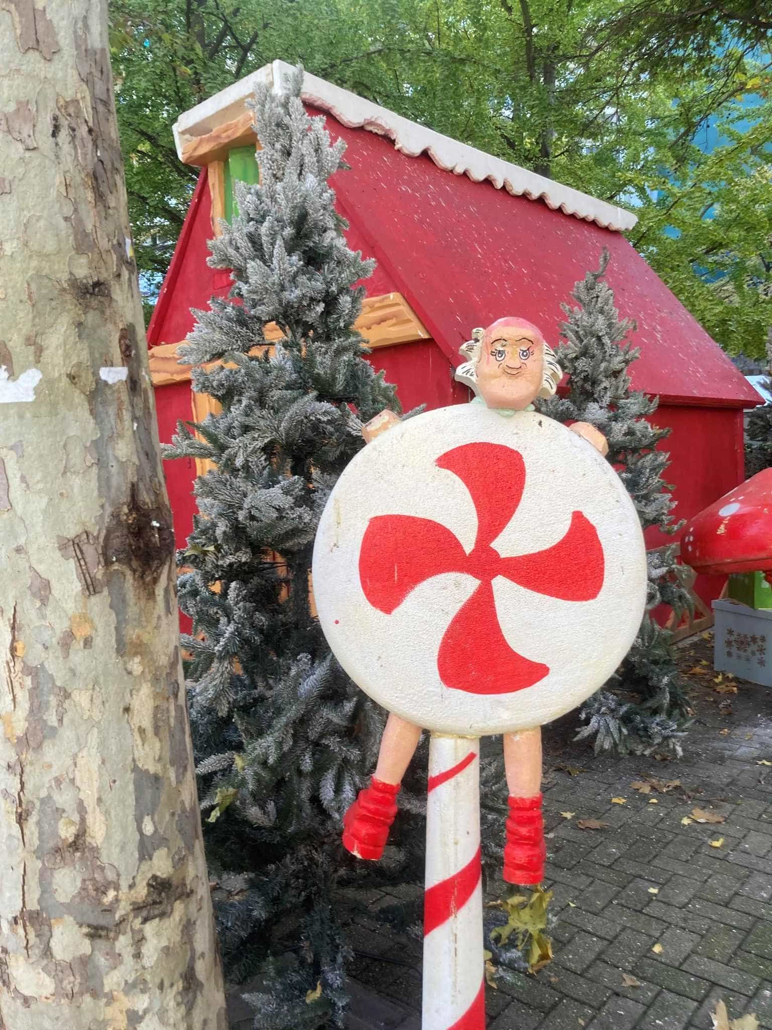 Το Πάρκο των Ευχών "μετακόμισε" φέτος στις κεντρικές πλατείες της Λάρισας