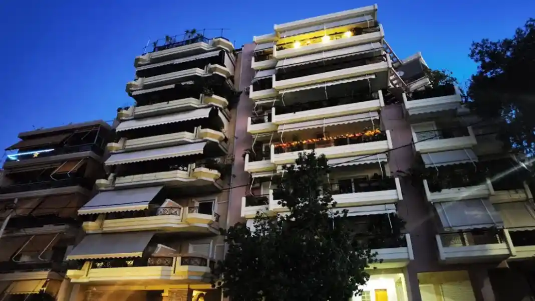 Ο 18χρονος ομολόγησε ότι κάρφωσε με ψαλίδι στο στήθος τον 16χρονο αδελφό του μετά από καβγά για ρούχα