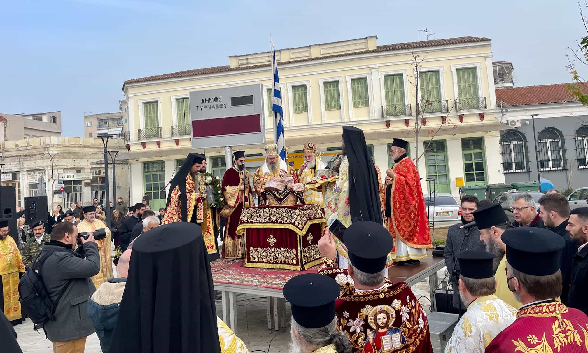 ΜΑΞΙΜΟΣ ΧΑΡΑΚΟΠΟΥΛΟΣ ΑΠΟ ΤΟΝ ΤΥΡΝΑΒΟ