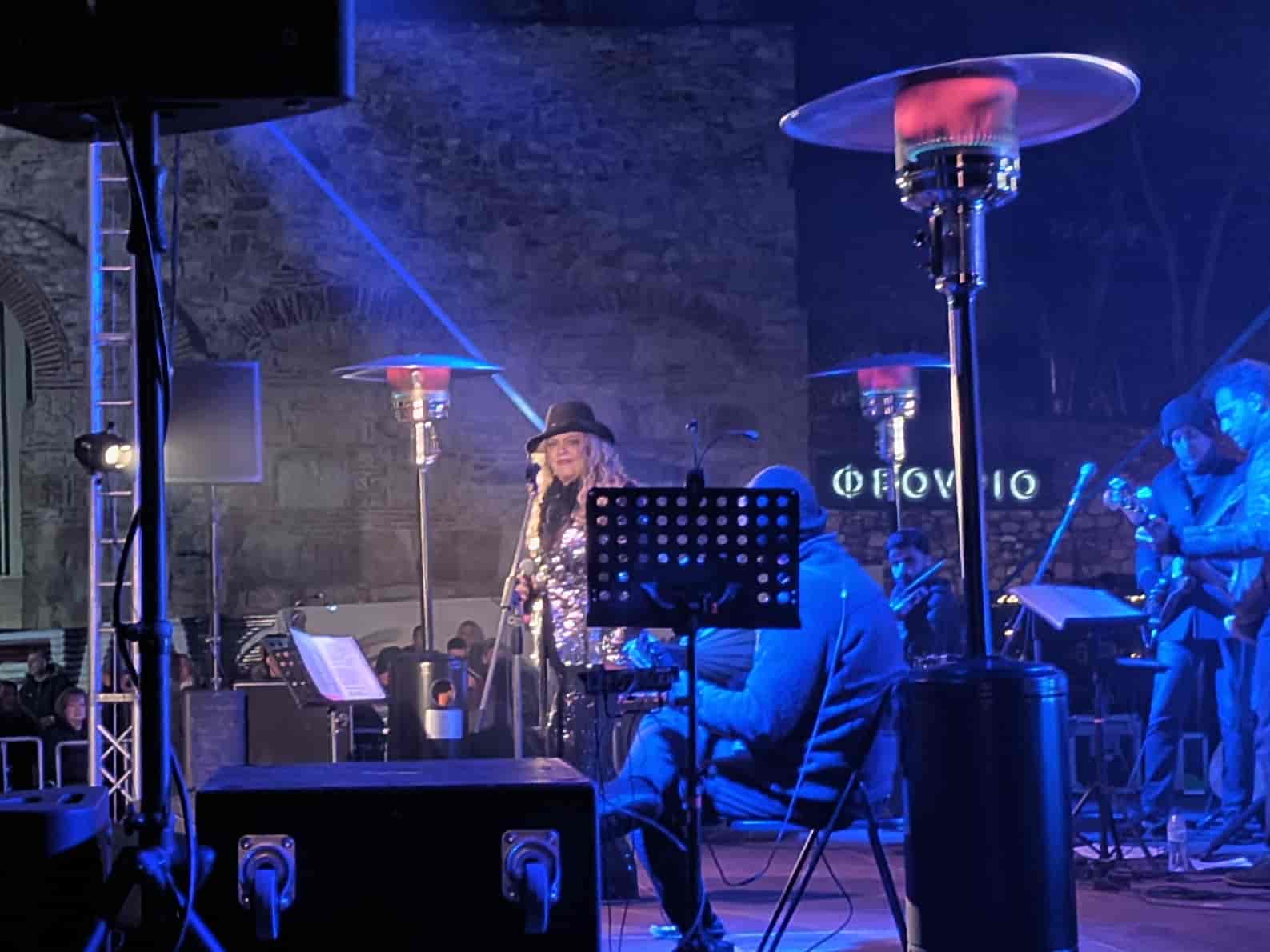 Με την Ελένη Τσαλιγοπούλου υποδέχτηκε τη νέα χρονιά η Λάρισα στο Φρούριο