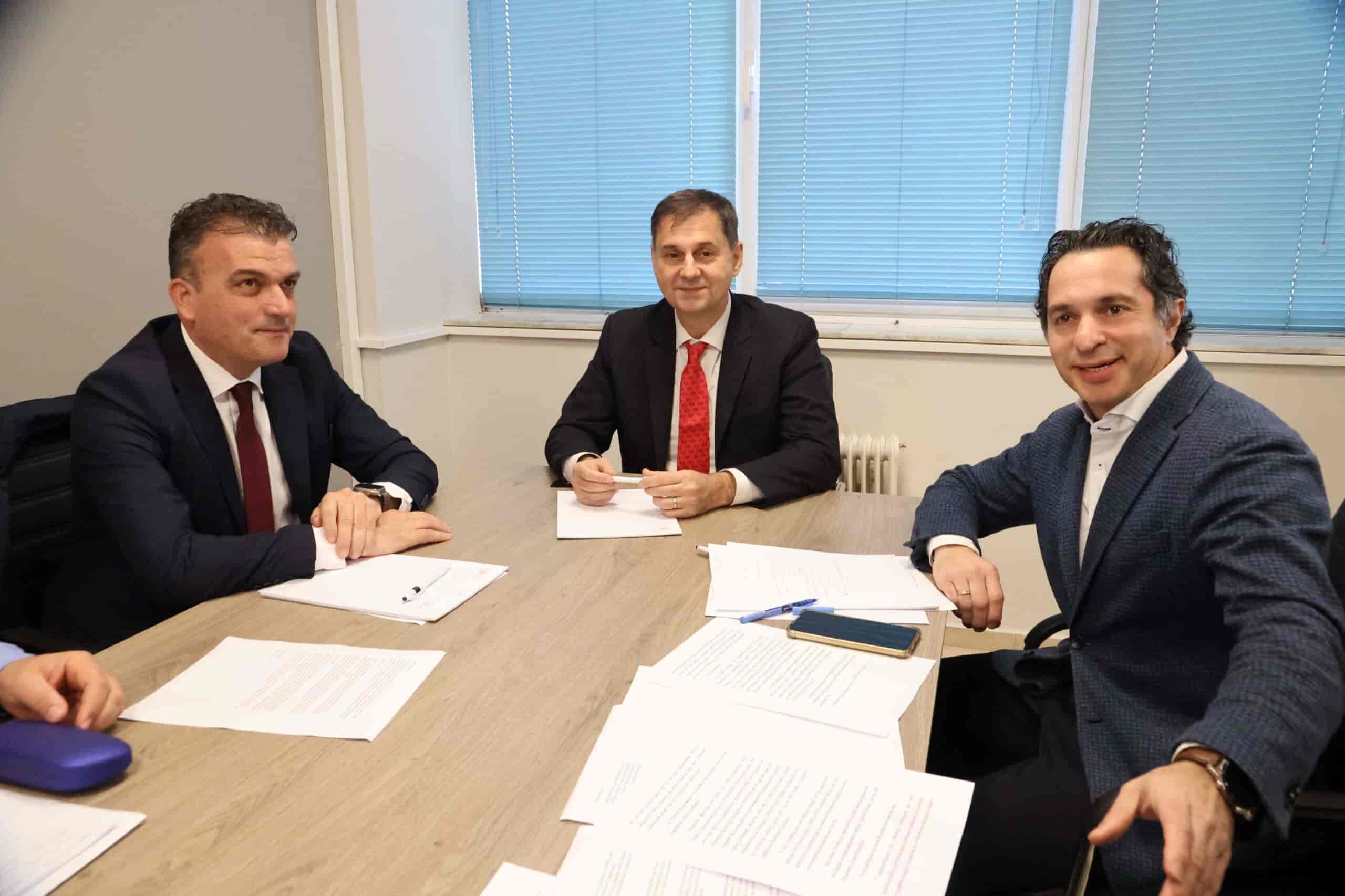 Συνάντηση Δημάρχου Λαρισαίων με Υφυπουργό Εθνικής Οικονομίας και Οικονομικών κ.Χάρη Θεοχάρη