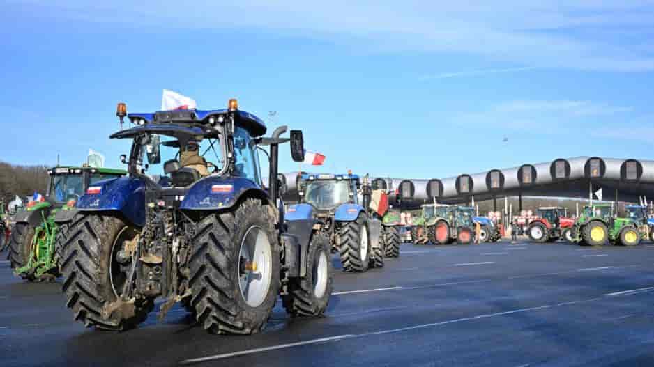 gallia_agrotes Δεν κάνουν πίσω οι Γάλλοι αγρότες