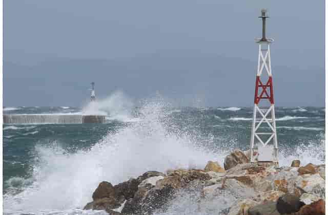 kymata-limani Κυπαρισσία: Κύματα παρέσυραν και έπνιξαν 66χρονη Γερμανίδα
