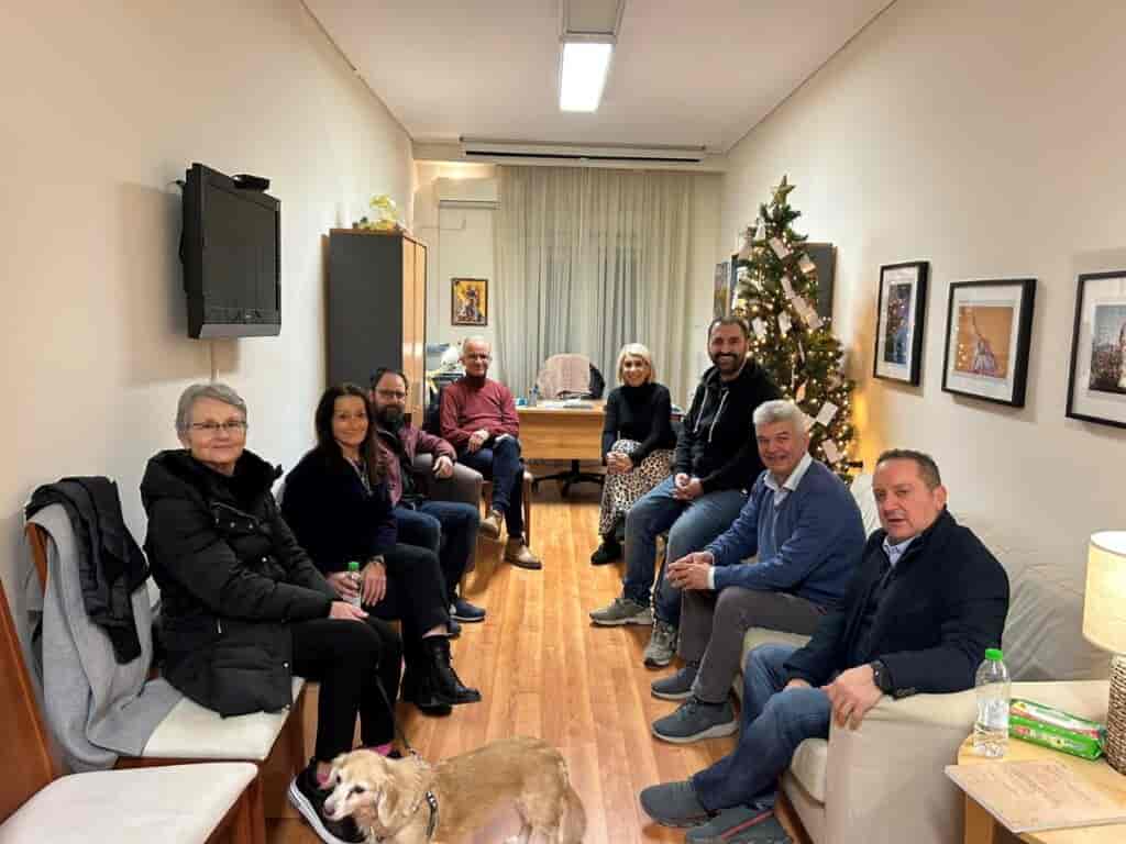 Λάρισα: Φωνές λογοτεχνών και ηθοποιών θα συντροφεύουν τους καρκινοπαθείς την ώρα της χημειοθεραπείας