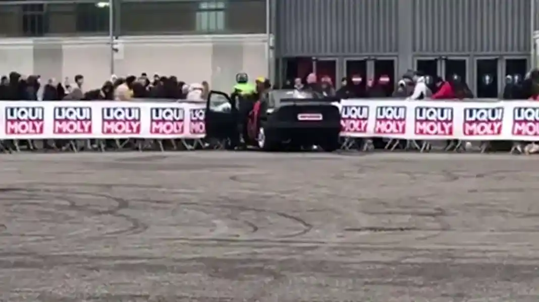 Ιταλία: Δέκα τραυματίες σε αγώνα drift όταν αγωνιστικό αυτοκίνητο έπεσε σε θεατές