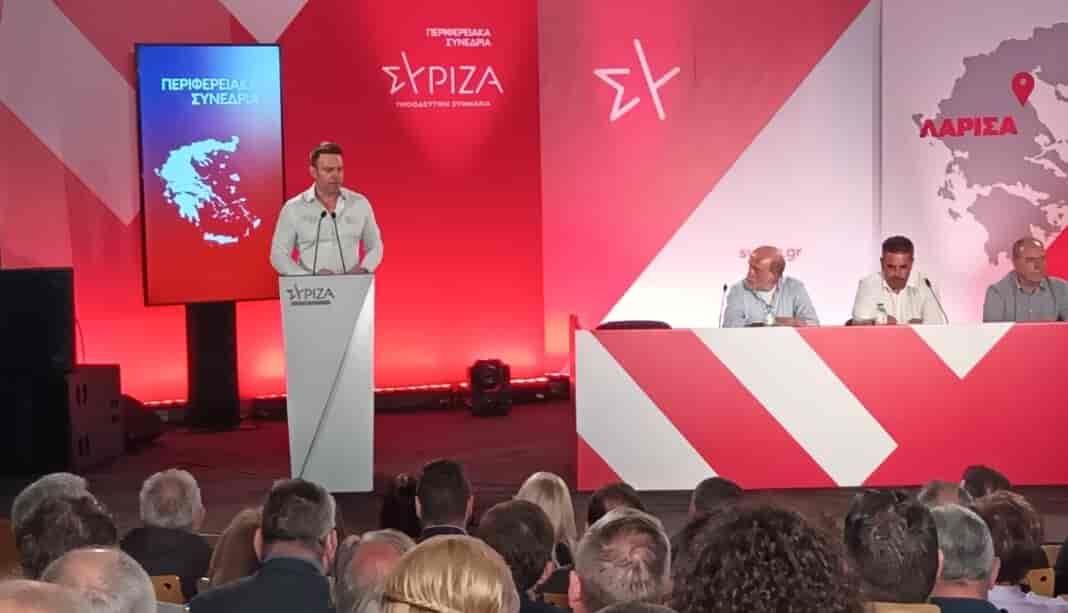 Κασσελάκης από Λάρισα: Ζήτησε ενός λεπτού σιγή για τα θύματα των Τεμπών