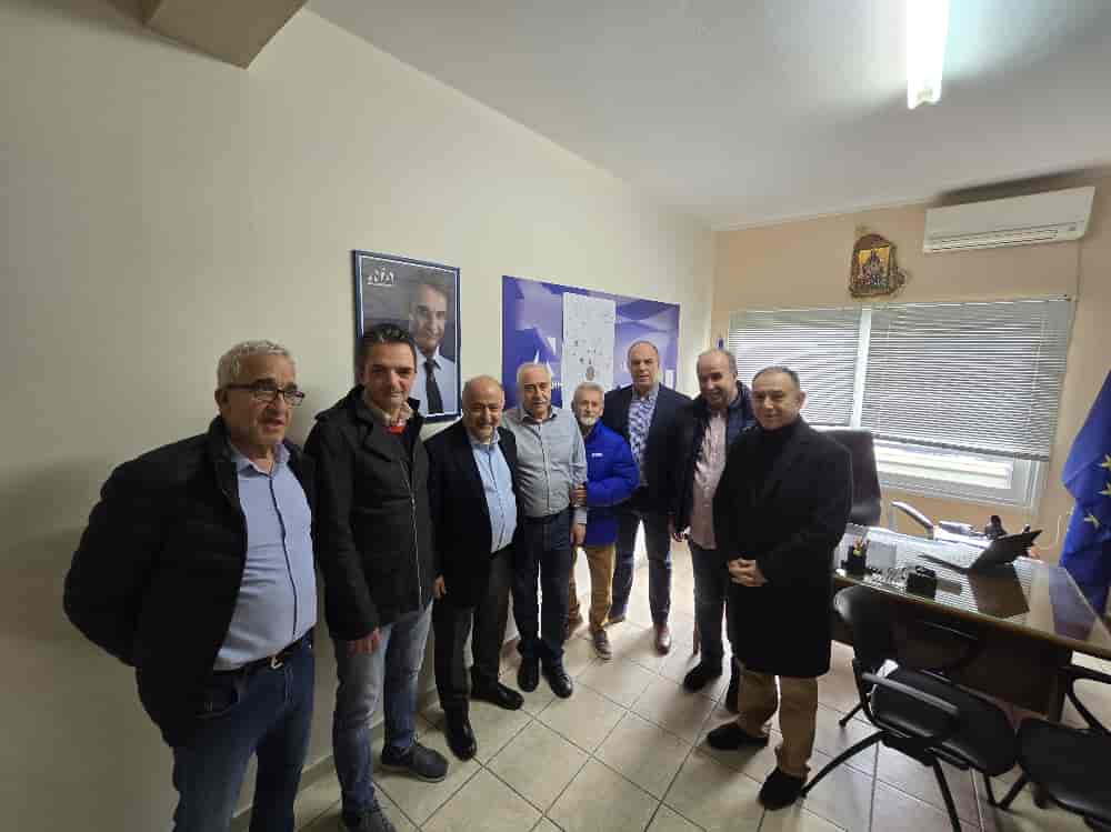 Ο κ. Δημήτρης Τσιόδρας στα γραφεία της Δ.Ε.Ε.Π. Νέα Δημοκρατία Λάρισας