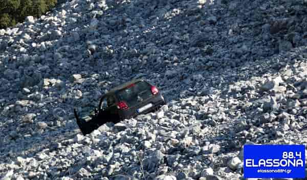 Ατύχημα στη Μελούνα – Αυτοκίνητο έφυγε σε γκρεμό – Άγιο είχε ο οδηγός