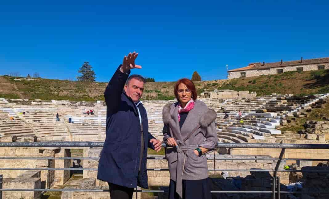 Στη Λάρισα η Πρόξενος της Ρουμανίας
