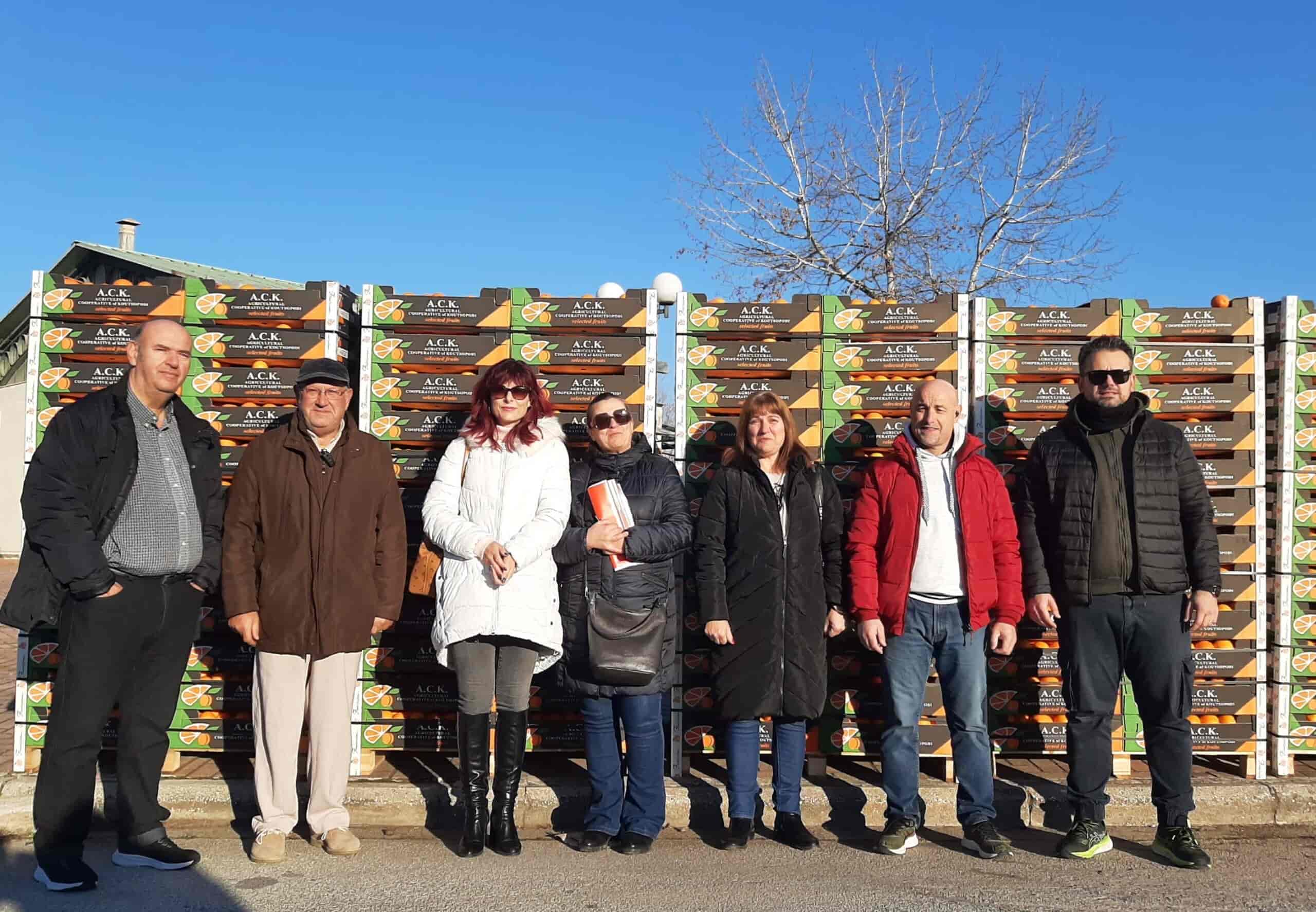 Ομογενείς από τη Γερμανία και αγρότες της Αργολίδας ενισχύουν το Κοινωνικό Παντοπωλείο Λάρισας 
