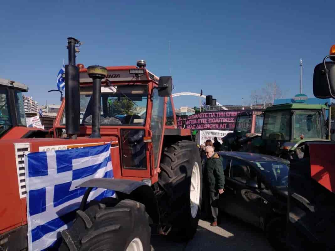 agrotes Αγρότες: Κλιμακώνουν τις κινητοποιήσεις τους