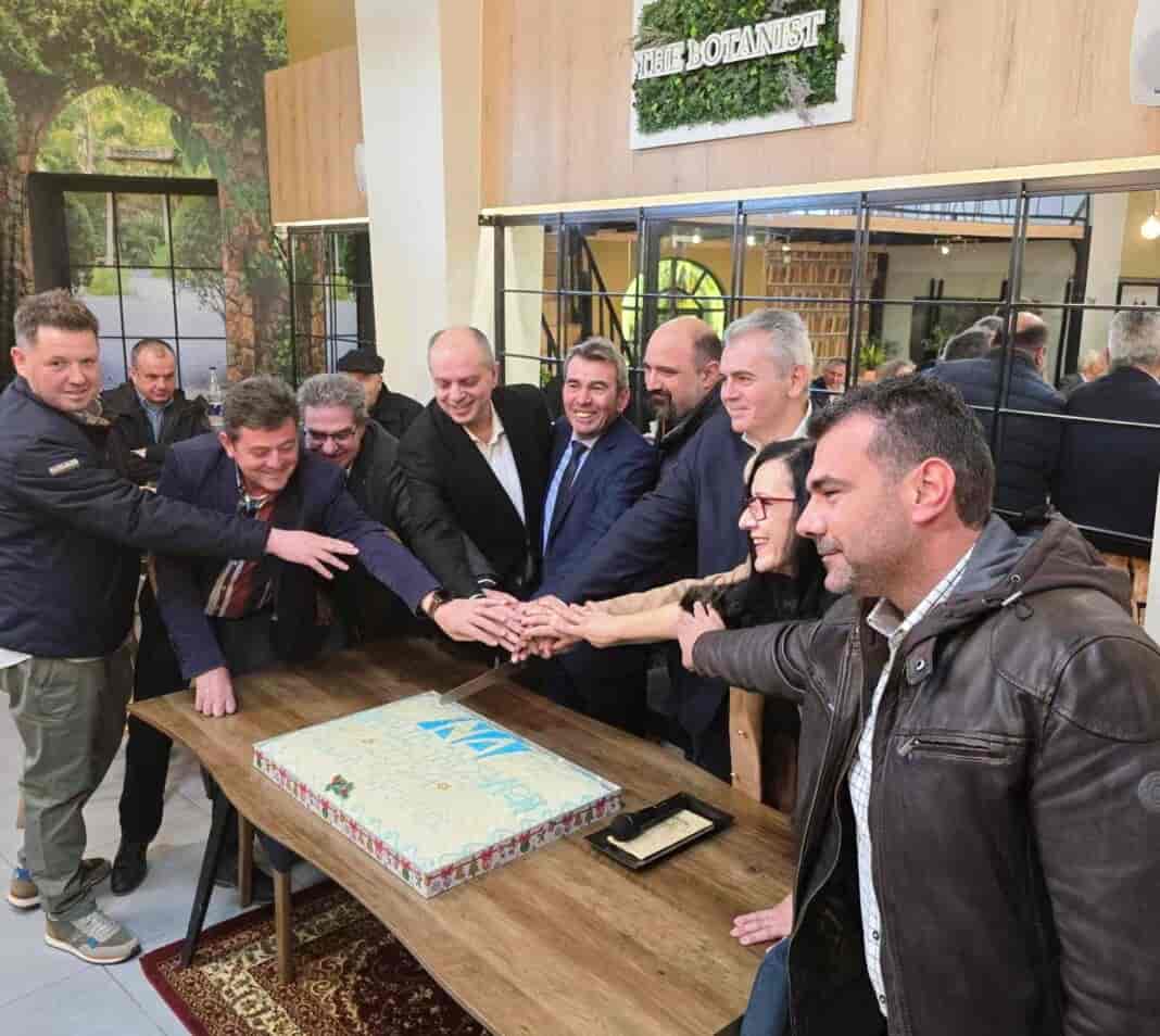 ΠΙΤΑ ΔΗΜΤΟ Με μεγάλη επιτυχία πραγματοποιήθηκε η εκδήλωση της κοπής της Βασιλόπιτας που οργάνωσε η ΔΗΜ.Τ.Ο Φαρσάλων της Νέας Δημοκρατίας