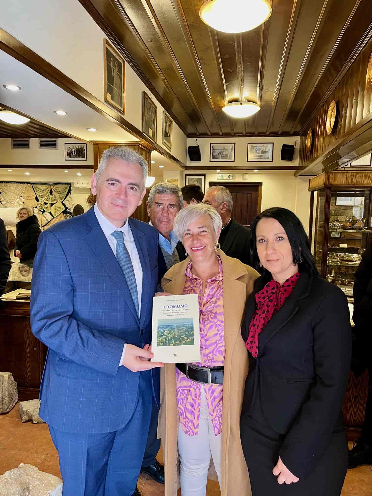 	Μ. Χαρακόπουλος στο Ομόλιο: Μάθημα πατριδογνωσίας η επίσκεψη στο Λαογραφικό - Γεωργικό Εκθετήριο