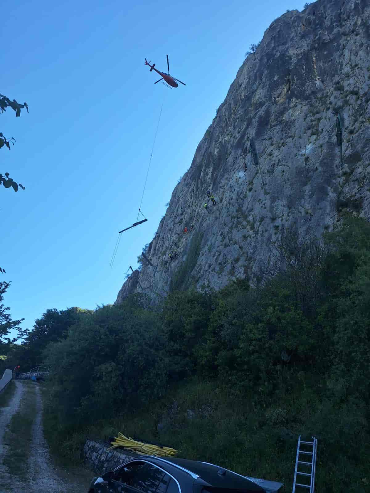 Εναέριες εργασίες στο Σπήλαιο Θεόπετρας Καλαμπάκας
