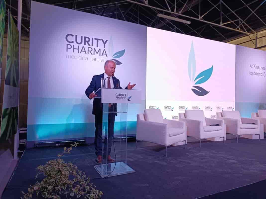 Στην παρουσίαση της καθετοποιημένης μονάδας φαρμακευτικής κάνναβης CURITY PHARMA στη ΒΙΠΕ Λάρισας, ο Δήμαρχος Τεμπών Γιώργος Μανώλης