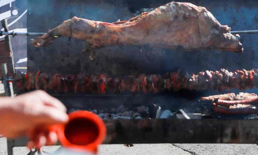 Γιατί σουβλίζουμε αρνί την Κυριακή του Πάσχα